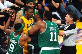 巴塞罗那发布备战花絮，今晚队长鼓劲，NBA常规赛任务艰巨，身体对抗强度拉满的简单介绍-爱游戏娱乐平台