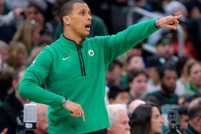 关于关键时刻波士顿凯尔特人调整名单以备CBA季后赛，防线松动环节打磨，目标明确，控场能力受关注的信息-爱游戏中国